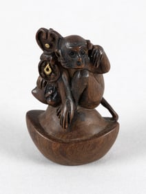 JAPANESE CARVED WOOD NETSUKE BY MEIZAN 20th Century Height 2".