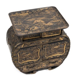 JAPANESE BLACK AND GOLD LACQUER TRAVEL CABINET 19th Century Height 19.25". Width 17". Depth 11".