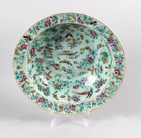 CHINESE EXPORT ROSE CANTON ON CELADON WASHBOWL 19th Century Height 4.75". Diameter 16".
