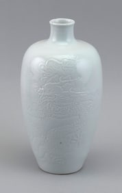 CHINESE BLANC DE CHINE PORCELAIN VASE Late 19th/Early 20th Century Height 8.25".