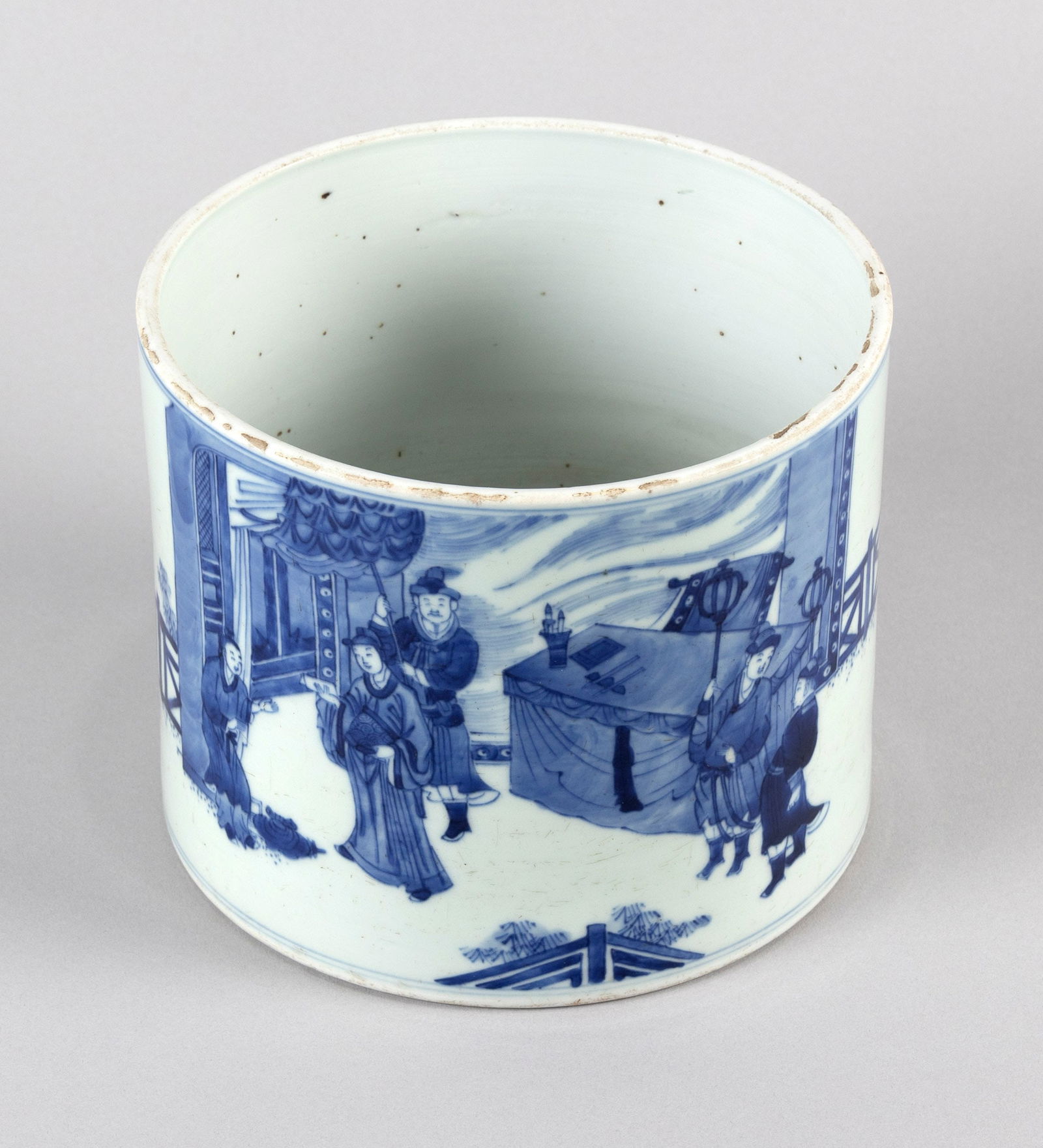 CHINESE BLUE AND WHITE PORCELAIN BRUSH POT Most Likely Kangxi Period Height 6". Diameter 7.25". (1 of 13)
