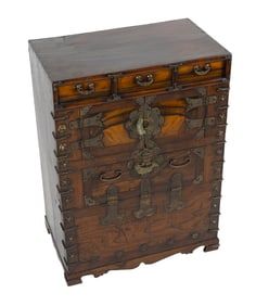 JAPANESE OR KOREAN FIGURED ELMWOOD STORAGE CHEST Early 20th Century Height 31". Width 22". Depth