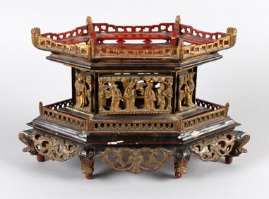 CHINESE RED AND BLACK DRY LACQUER AND GILTWOOD SHRINE 19th Century Height 9". Width 11.5". Depth 4".