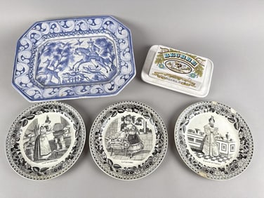 FIVE PIECES OF CONTINENTAL PORCELAIN 19th/20th Century