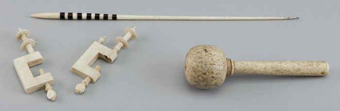 FOUR WHALEBONE SEWING ITEMS 19th Century Lengths from 4.25" to 12".