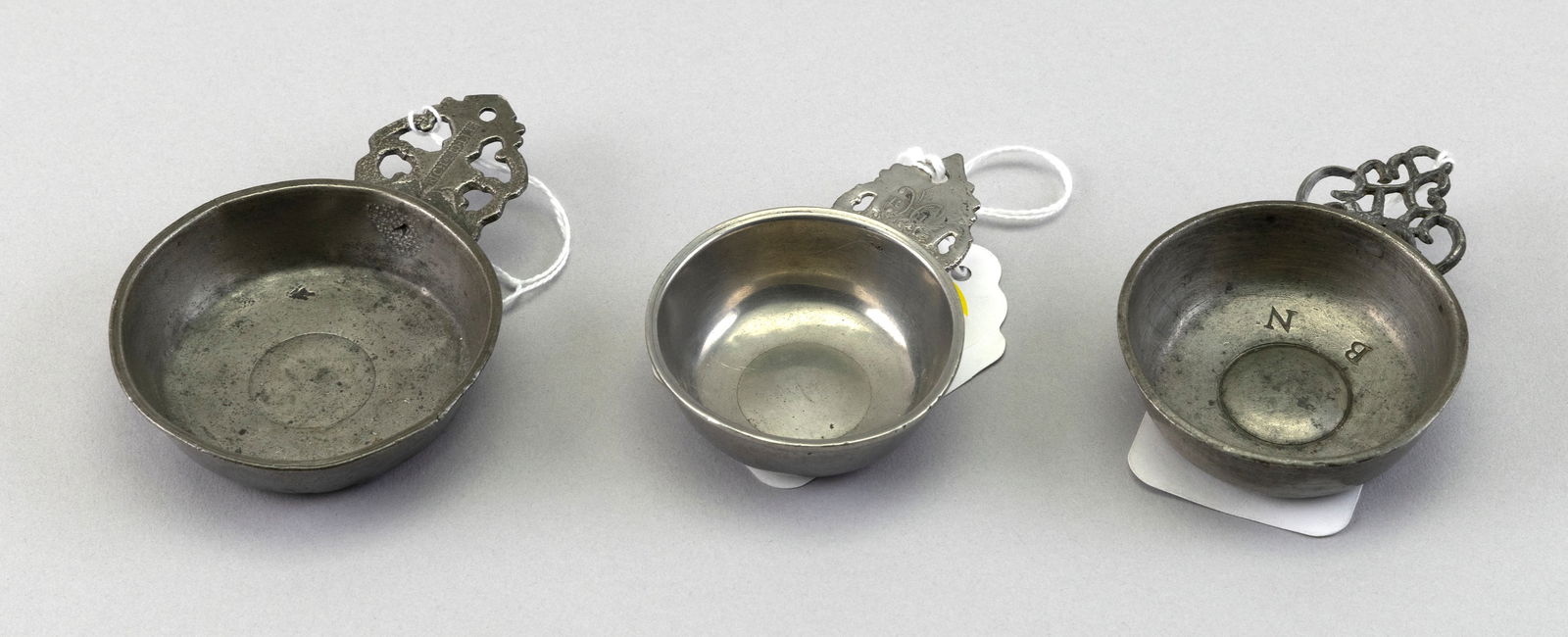 THREE RICHARD LEE PEWTER PORRINGERS New England, Late 18th/Early 19th Century Lengths from 3.25" to (1 of 1)