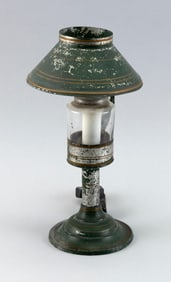 SMALL TOLE OIL LAMP 19th Century Height 10.5".