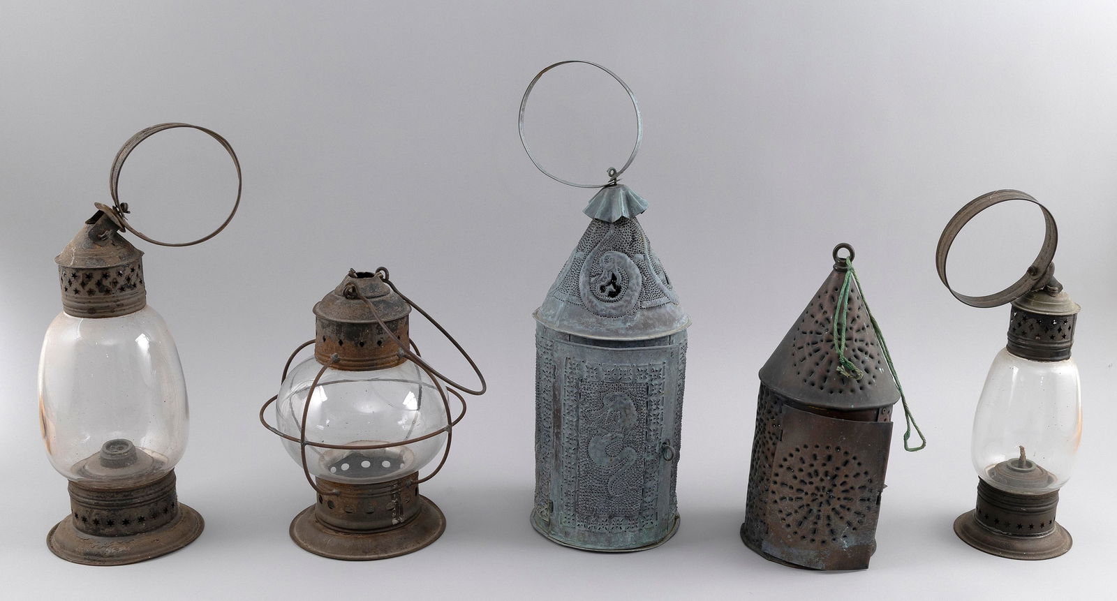 THREE OIL LAMPS AND TWO REPRODUCTION PAUL REVERE-STYLE LAMPS 19th/20th Century Heights from 11" to (1 of 2)