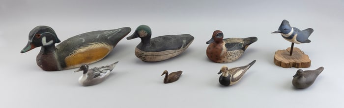 EIGHT WATERFOWL CARVINGS AND FIGURINES 20th Century Lengths from 3" to 15".