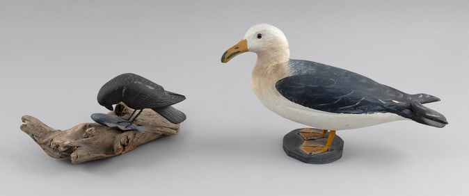 TWO VERY EARLY MARK HOLLAND BIRD CARVINGS Brewster, Massachusetts, 20th Century