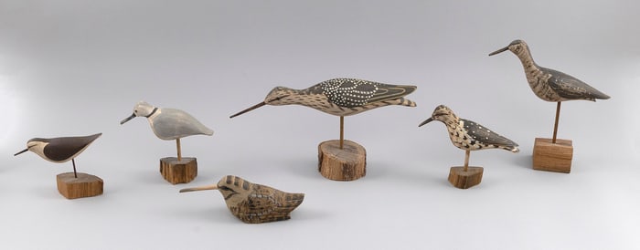 SIX WILLIAM E. KIRKPATRICK BIRD CARVINGS Hudson, Massachusetts, 1939- Lengths from 6.5" to 14.5".