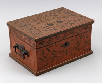 PAINT-DECORATED WOODEN BOX America, Late 19th Century Height 5.5". Width 10.5". Depth 7".