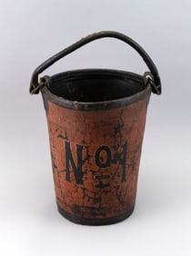 PAINTED LEATHER FIRE BUCKET 19th Century Height 12".