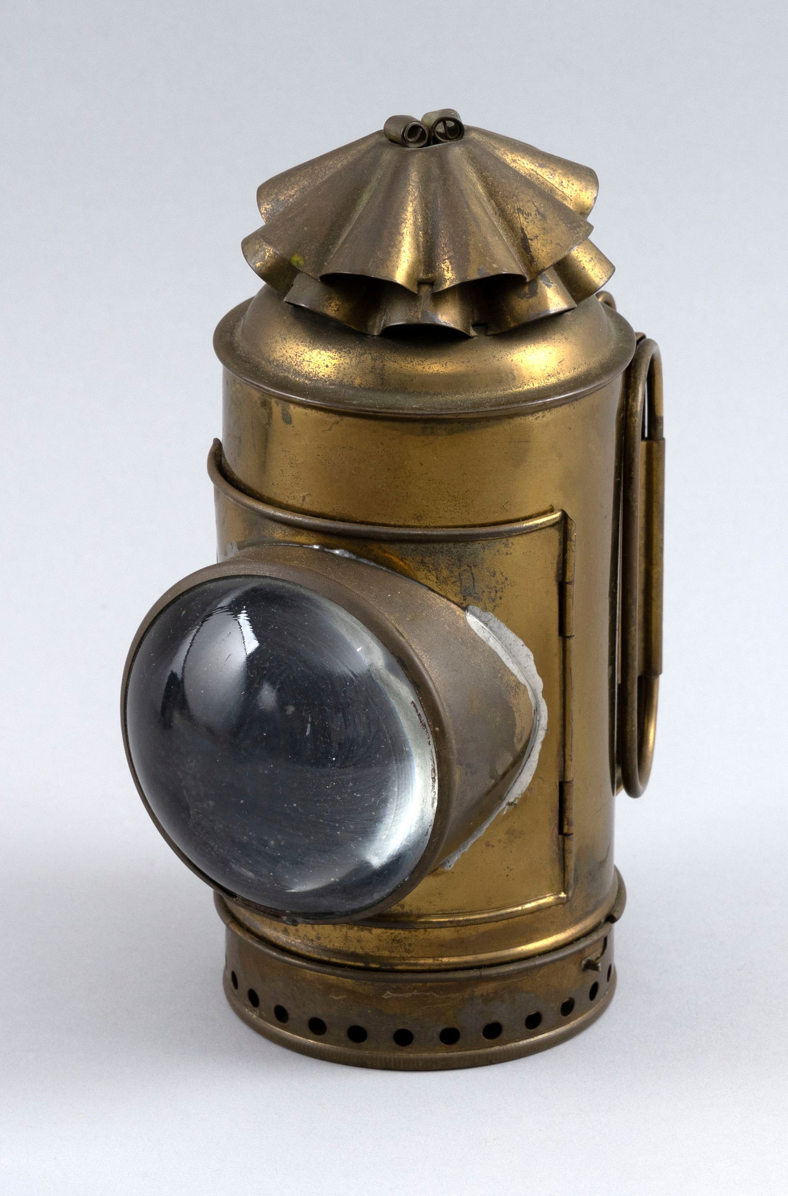 DIETZ POLICE BULLSEYE FLASHLIGHT LANTERN Early 20th Century Height 8". (1 of 3)