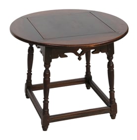 MAHOGANY TAVERN TABLE Early 20th Century Height 26". Top diameter 33".