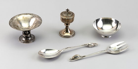 FIVE STERLING SILVER TABLEWARES 20th Century Approx. 21.1 troy oz.