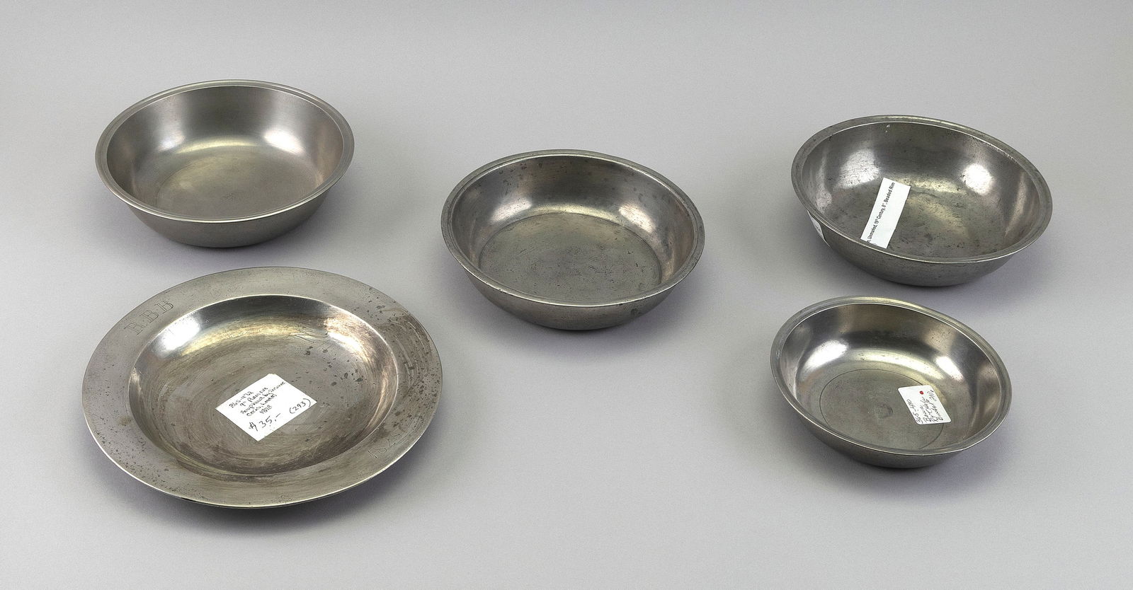 FIVE ENGLISH AND AMERICAN PEWTER BOWLS First Half of the 19th Century Diameters from 6.5" to 10".: FIVE ENGLISH AND AMERICAN PEWTER BOWLSFirst Half of the 19th CenturySome indecipherable marks.Diameters from 6.5" to 10".