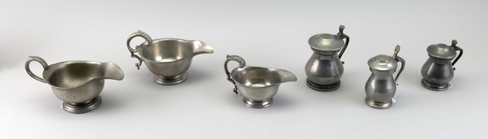 SIX PEWTER ITEMS 19th Century Measure heights from 3.5" to 4.5".
