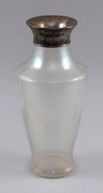 STEUBEN VERRE DE SOIE GLASS VASE New York, Early 20th Century Height 11.25". Rim diameter 3.5".