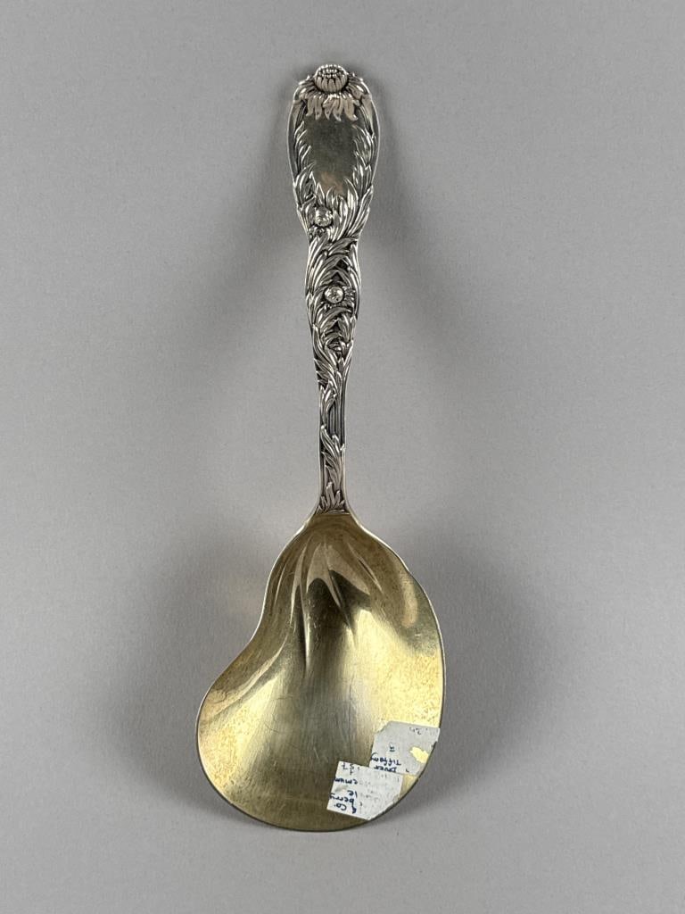 TIFFANY & CO. "CHRYSANTHEMUM" STERLING SILVER OYSTER SERVER New York, Early 20th Century Approx. 3.5 (1 of 4)