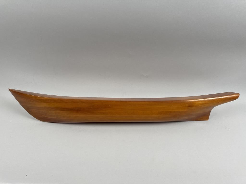 BUILDER'S HALF HULL MODEL 20th Century Length 35". (1 of 3)