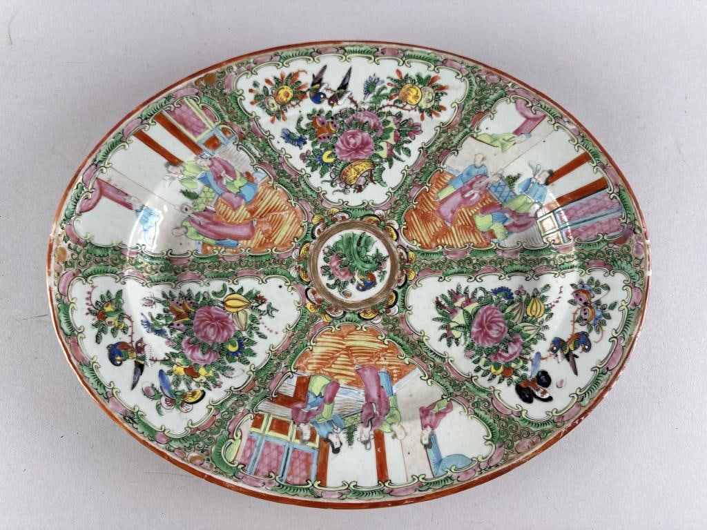 CHINESE ROSE MEDALLION PORCELAIN PLATTER 19th Century Length 16.25". (1 of 3)