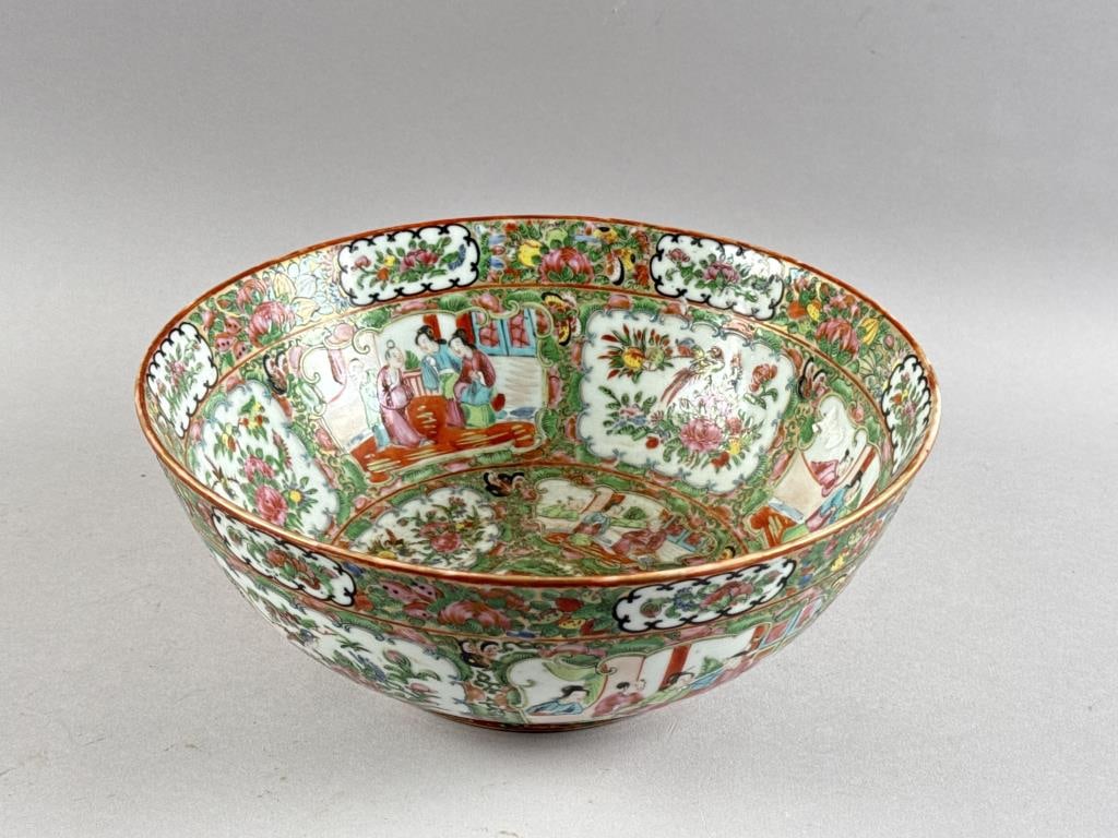 LARGE ROSE MEDALLION PORCELAIN BOWL 19th Century Height 4.5". Diameter 11.25". (1 of 4)