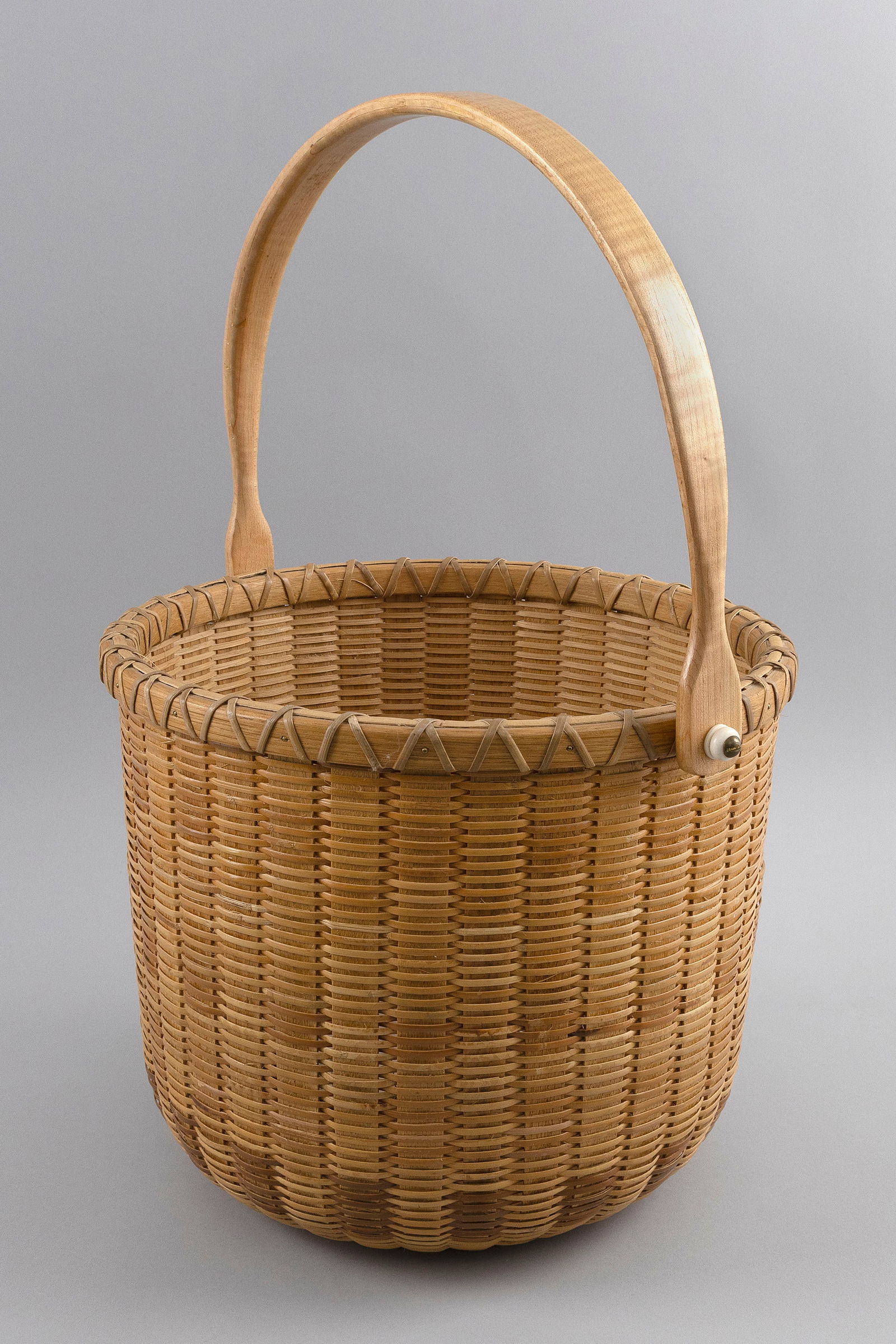 ARTHUR R. MARTIN NANTUCKET BASKET Nantucket, Massachusetts, 1930-2000 Height to rim 10.5". Diameter (1 of 5)