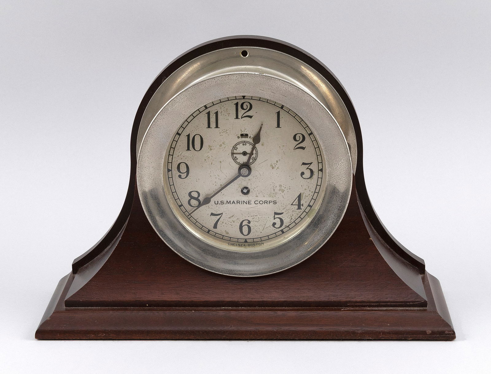 CHELSEA U.S. MARINE CORPS EIGHT-DAY SHIP'S CLOCK Boston, 20th Century Dial diameter 6". Back plate (1 of 3)