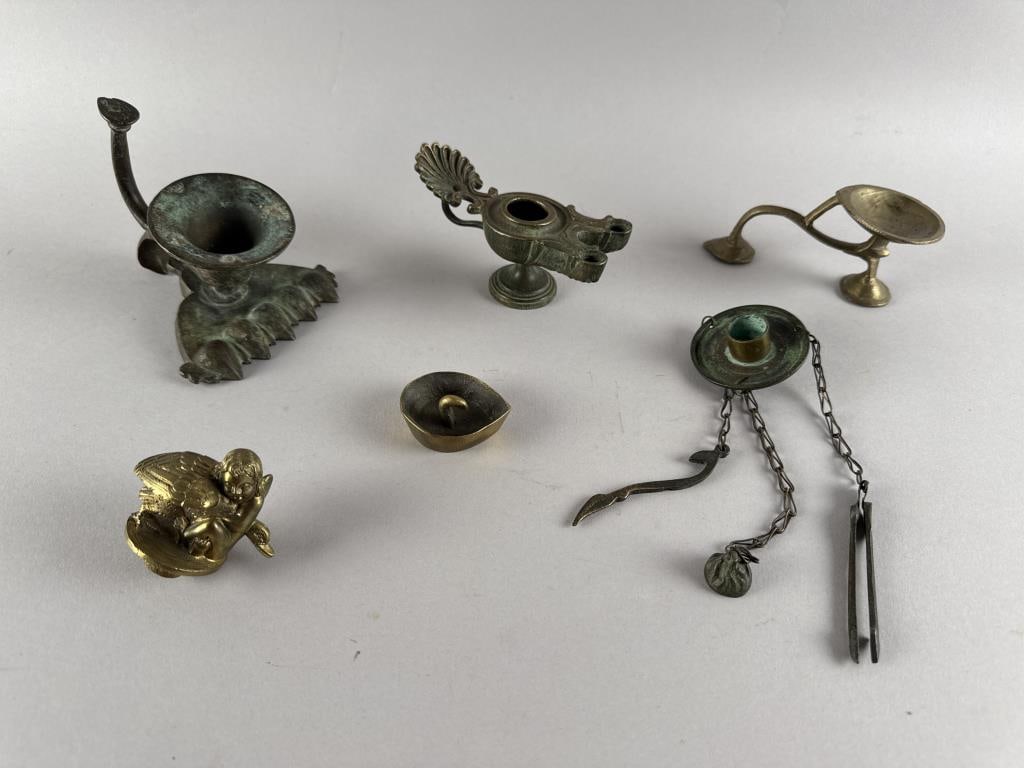 ASSORTMENT OF BRONZE LAMPS AND BRASS PIECES 19th Century Heights from 0.5" to 3.75".: ASSORTMENT OF BRONZE LAMPS AND BRASS PIECES19th CenturyHeights from 0.5" to 3.75".