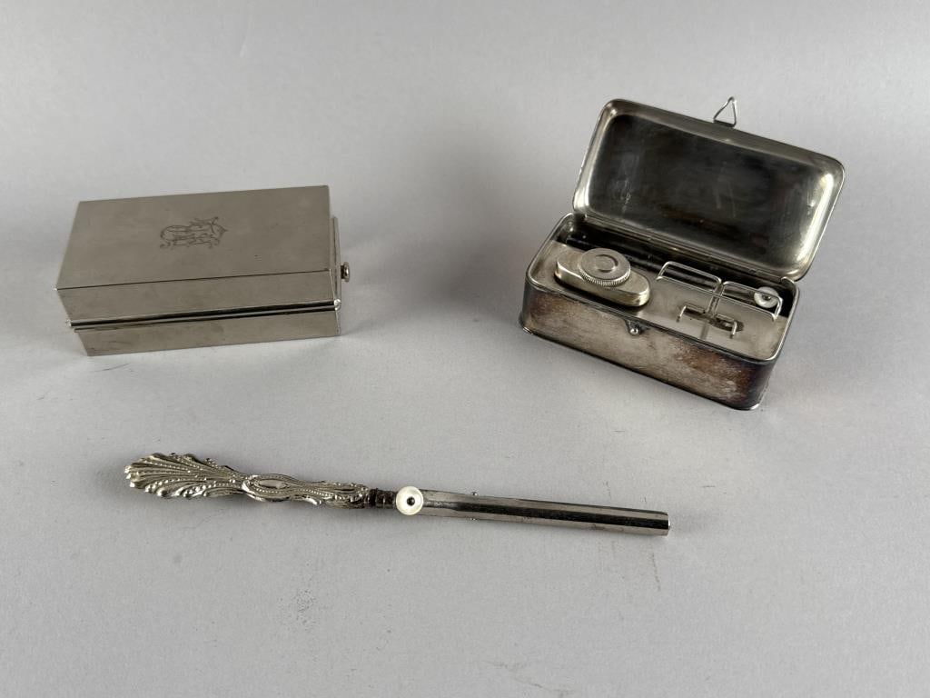 ANTIQUE MUSTACHE CURLING IRON PARAPHERNALIA 19th Century (1 of 7)