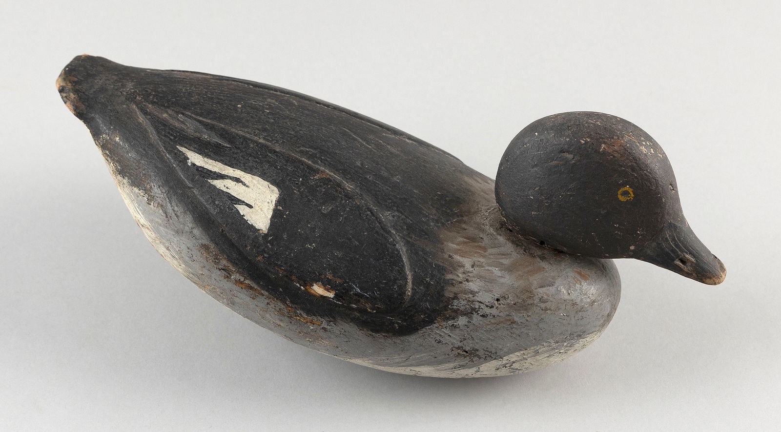 LUTHER NICKERSON GOLDENEYE HEN DECOY Cotuit, Massachusetts, 20th Century Length 12". (1 of 3)