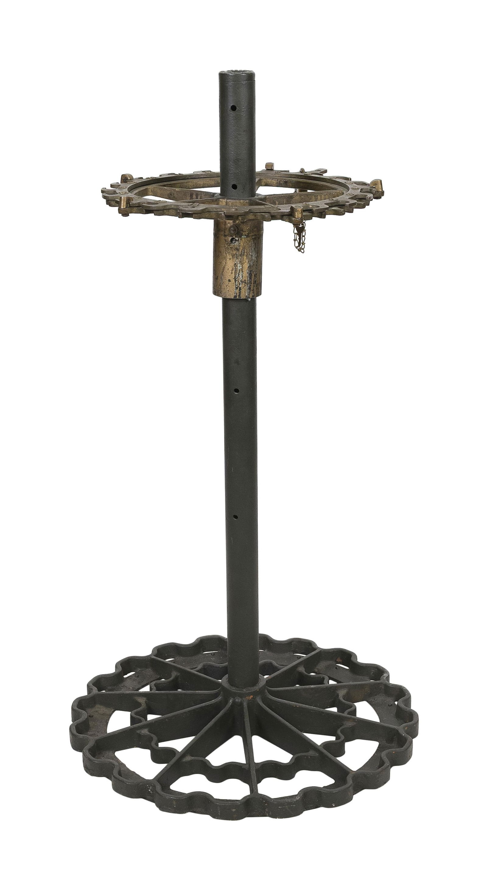 ARM-RACK MODEL 1920 RIFLE RACK 20th Century Height 49".: ARM-RACK MODEL 1920 RIFLE RACK20th CenturyCast bronze and steel. With lock.Height 49".