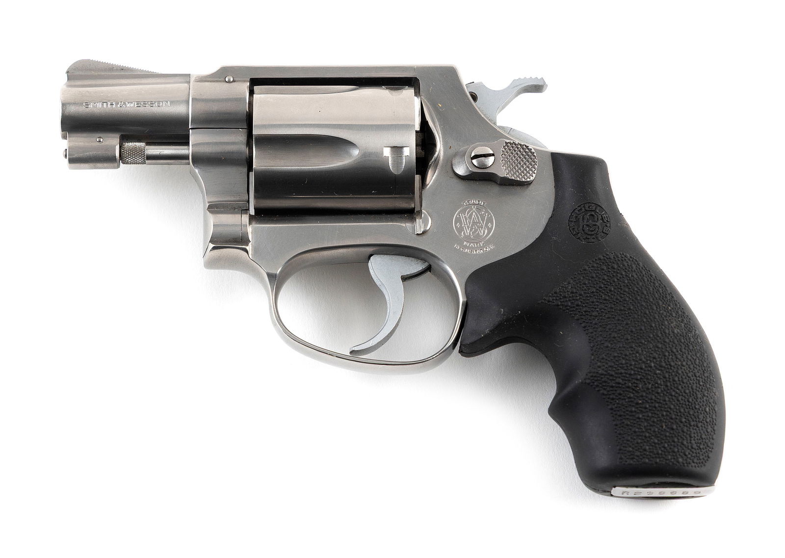 * SMITH & WESSON MODEL 60 STAINLESS STEEL REVOLVER 20th Century Length of barrel 2". Total length: * SMITH & WESSON MODEL 60 STAINLESS STEEL REVOLVER20th Century.38 cal., Serial #R238689. Includes original box.* This gun will only be delivered to holders of a Federal Firearms Dealer's License. Plea