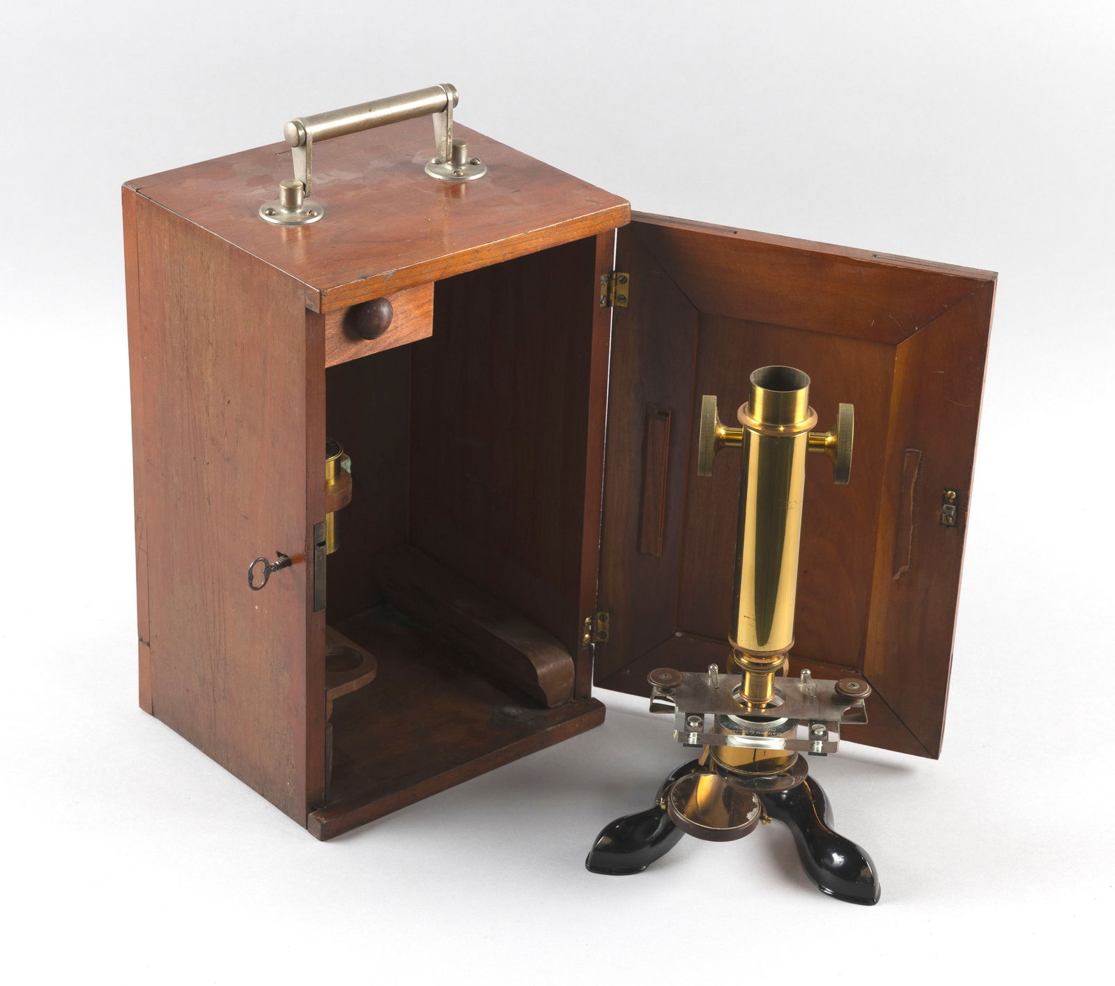 CASED BAUSCH & LOMB PHYSICIAN'S MODEL MICROSCOPE New York, Late 19th Century Microscope height 12". (1 of 6)