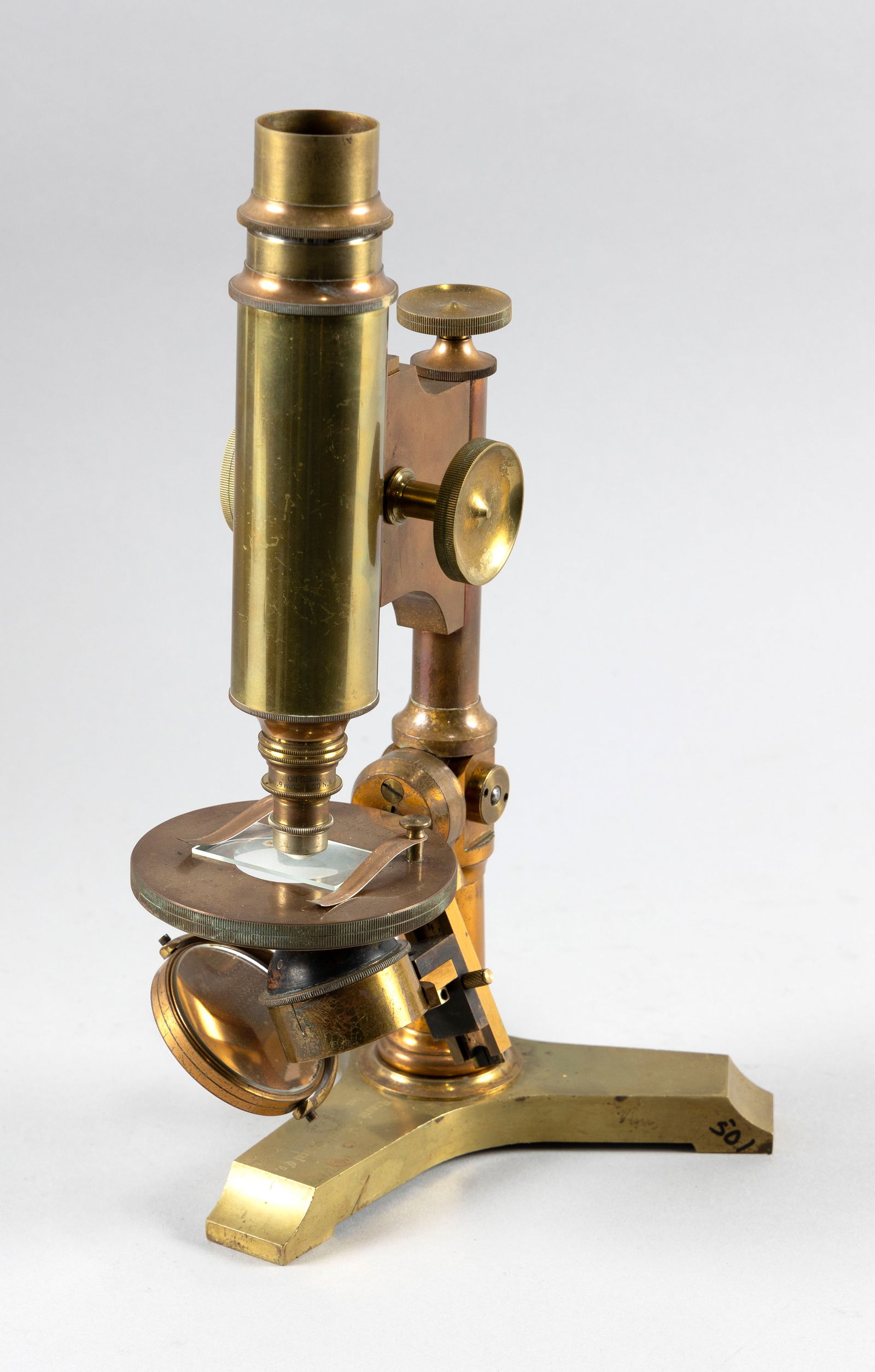 CASED BAUSCH & LOMB BRASS MICROSCOPE New York, Late 19th Century Cased height 14". Width 8.5". Depth (1 of 4)