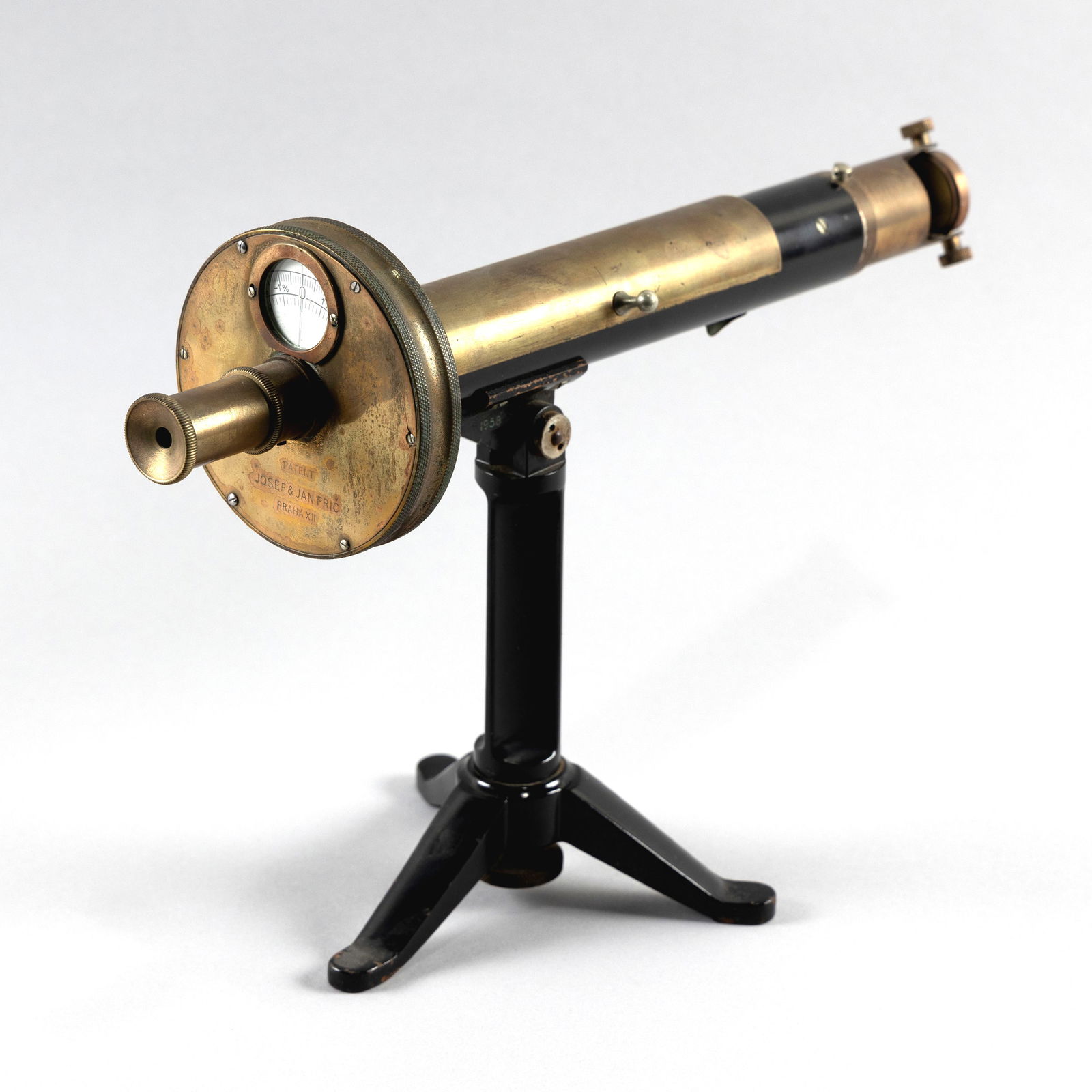 JOSEF & JAN FRIC SACCHARIMETER POLARIMETER Prague, Late 19th Century Height when level approx. 10".: JOSEF & JAN FRIC SACCHARIMETER POLARIMETERPrague, Late 19th CenturyMeasures concentration of sugar solutions. Stamped "Patent Josef & Jan Fric Praha XII".Height when level approx. 10". Length 14.25".
