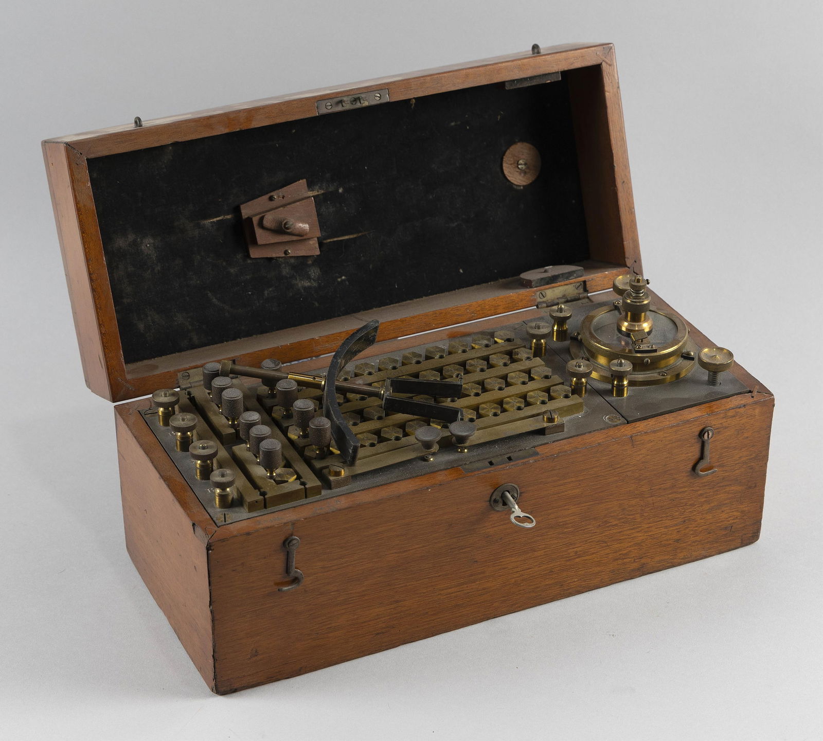 CASED JAMES QUEEN & CO. TESTING AND RESISTANCE BOX Philadelphia, Late 19th Century Case height (1 of 4)