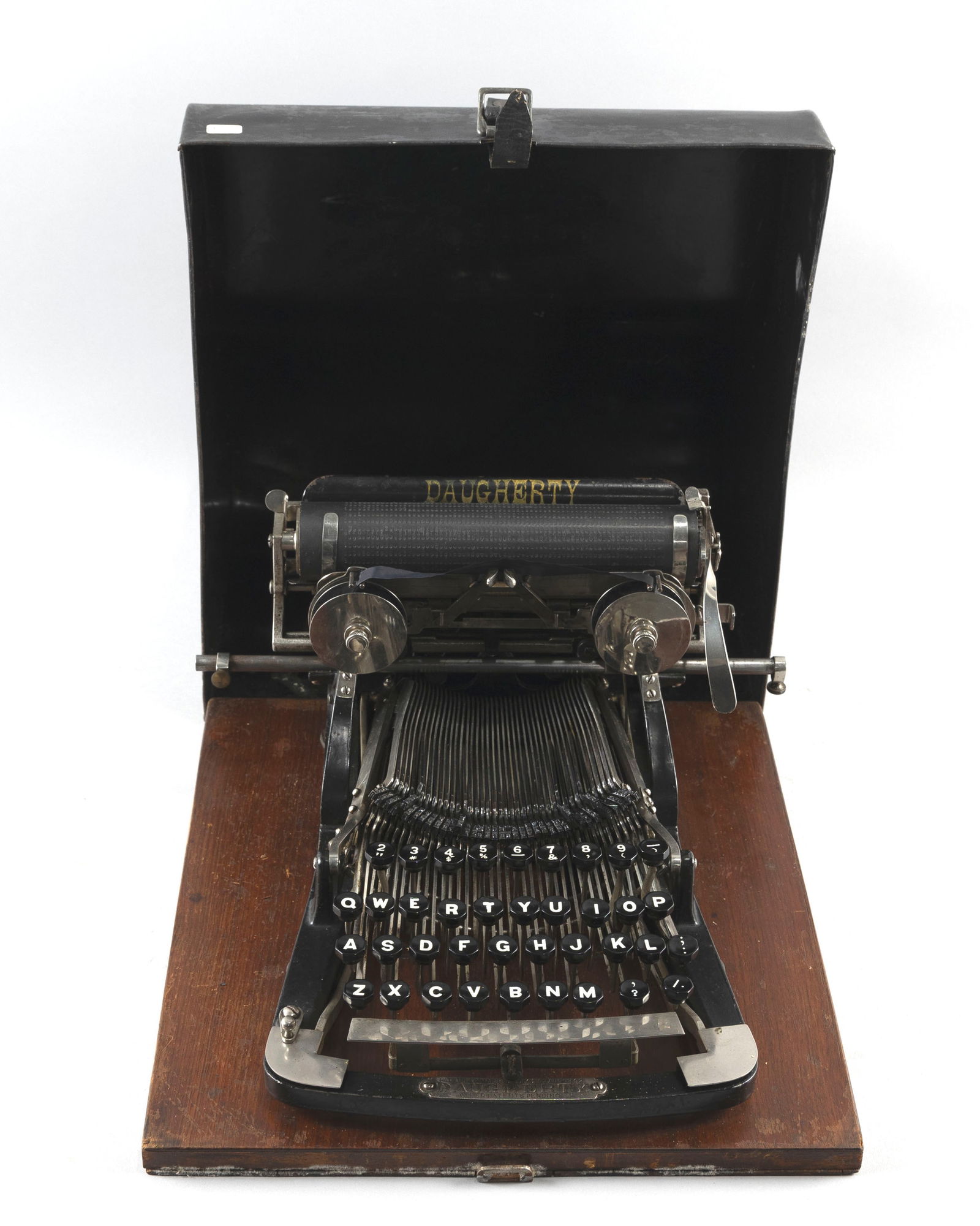 J.D. DAUGHERTY TYPEWRITER Pittsburgh, Late 19th Century Case height 9.5". Width 14". Depth 15.5". (1 of 5)