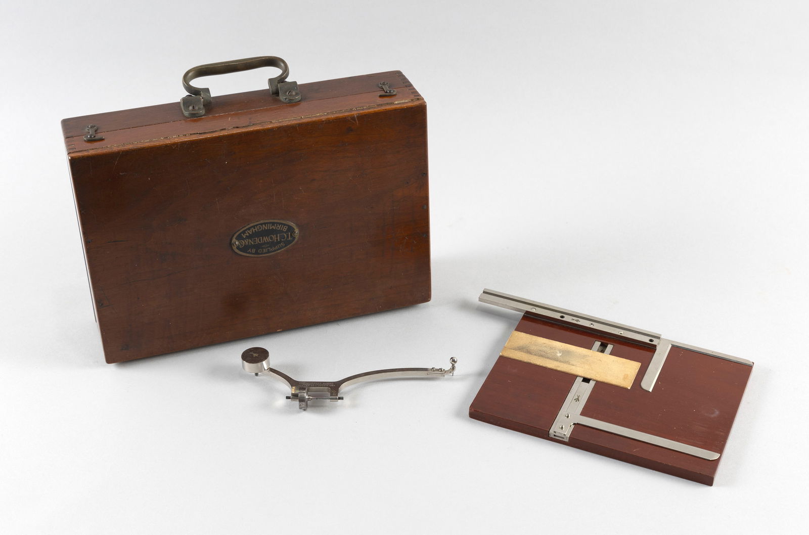 CASED ASHCROFT MANUFACTURING CO. LINEAR PLANIMETER New York, Late 19th Century Case height 3". Width (1 of 3)