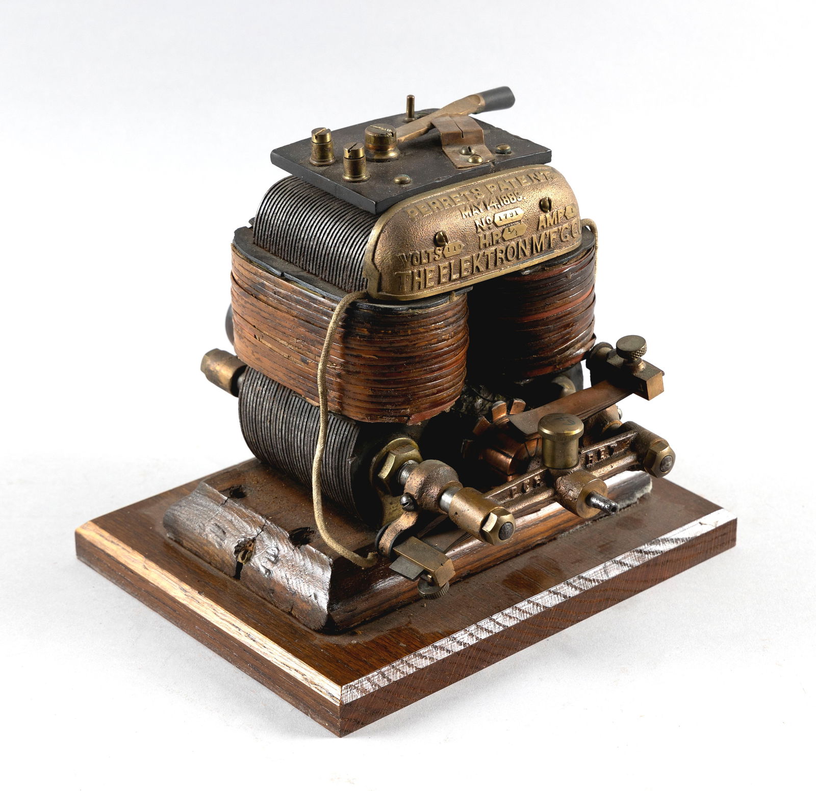 PERRET BIPOLAR DYNAMO ELECTRIC MOTOR BY ELEKTRON MFG. CO. New York, Late 19th Century Height 8". (1 of 4)