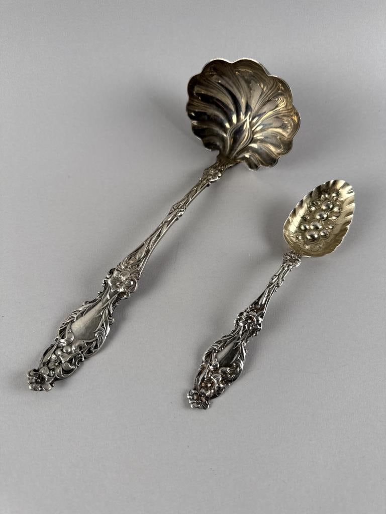 TWO WHITING "LILY" STERLING SILVER SERVING PIECES Early to Mid-20th Century Approx. 9.5 troy oz. (1 of 5)