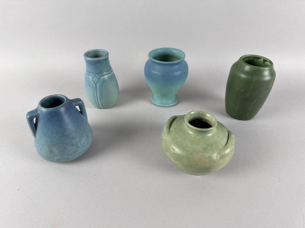 FIVE ART POTTERY VASES America, 20th Century (1 of 5)