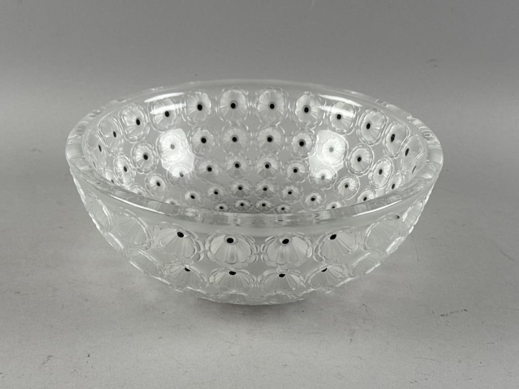 LALIQUE "NEMOURS" CRYSTAL BOWL 20th Century Height 4". Diameter 10". (1 of 4)