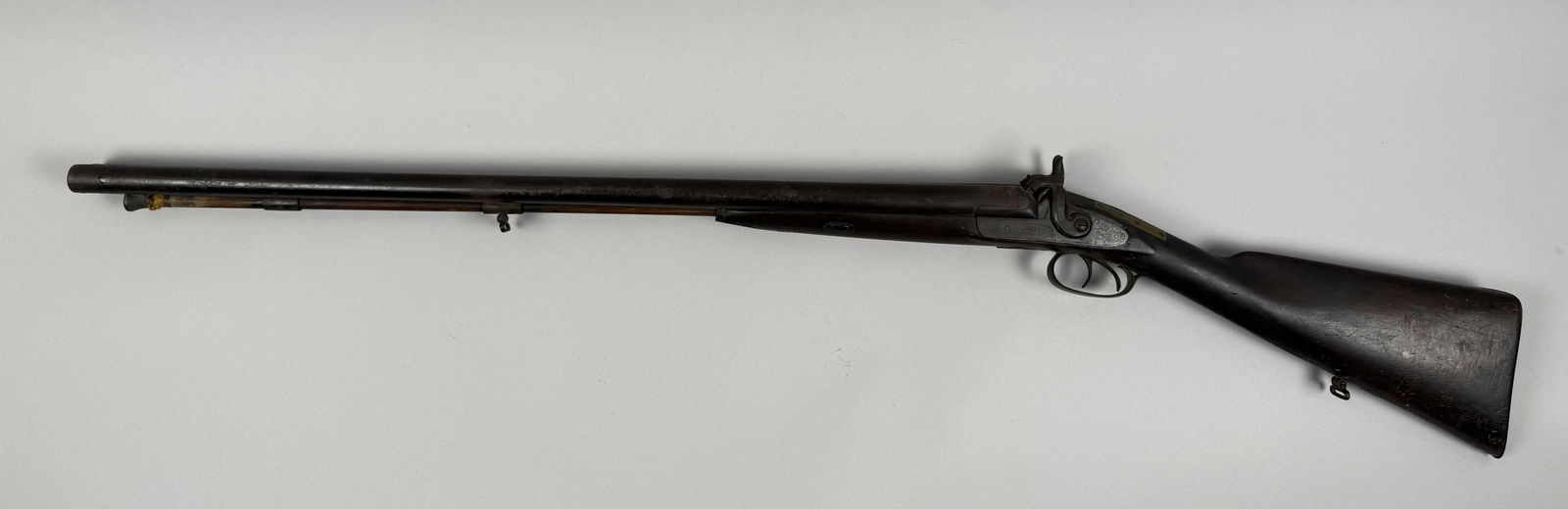 PERKINS DAMASCUS BARREL SHOTGUN 19th Century Length of barrels 29.75". Total length 46". (1 of 4)