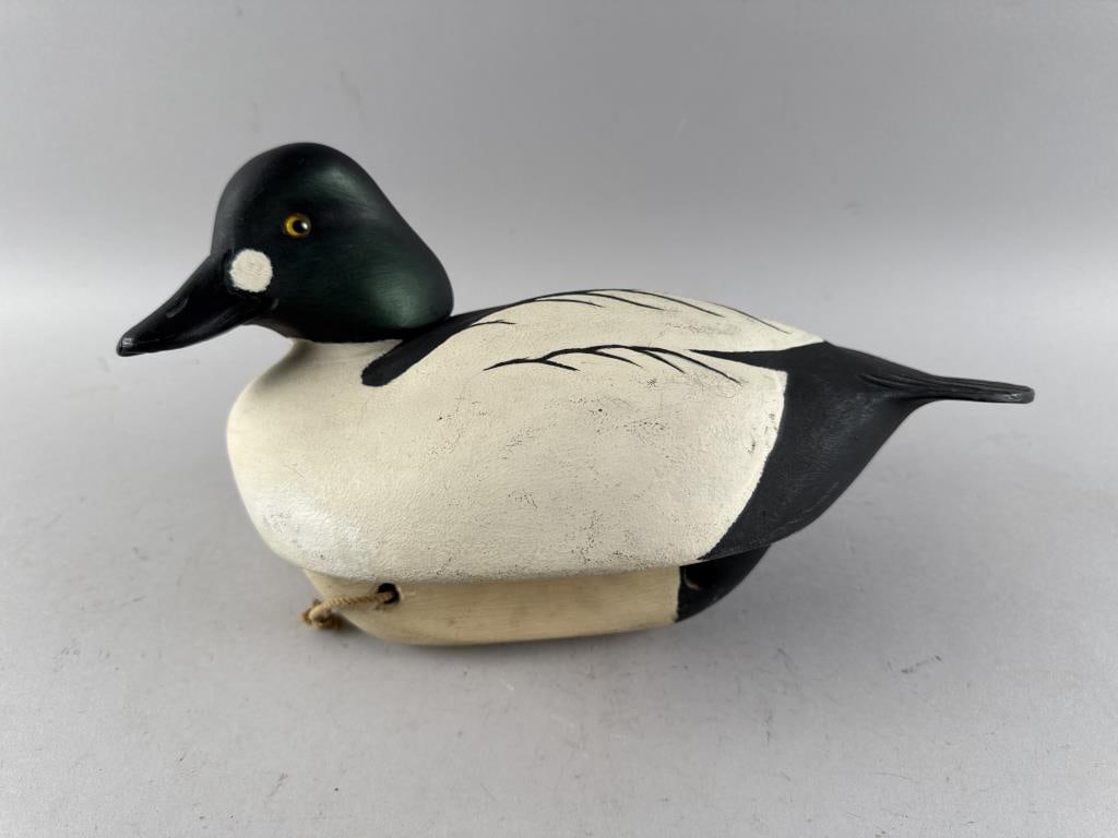 FRANK WILSON GOLDENEYE DRAKE DECOY Tewksbury, Massachusetts, Mid-20th Century Length 16". (1 of 5)
