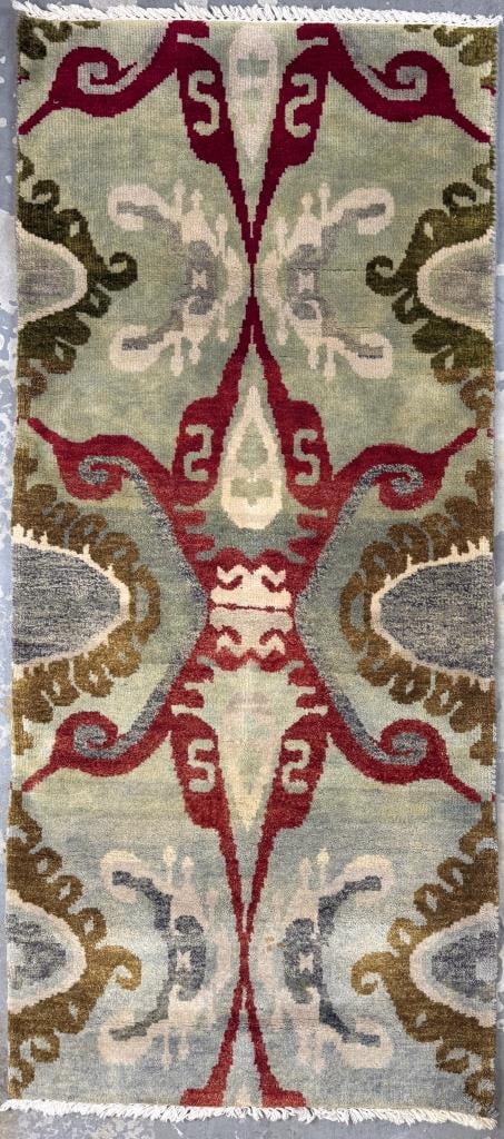 CONTEMPORARY AREA RUG: 2'7" X 5'9" 21st Century (1 of 2)