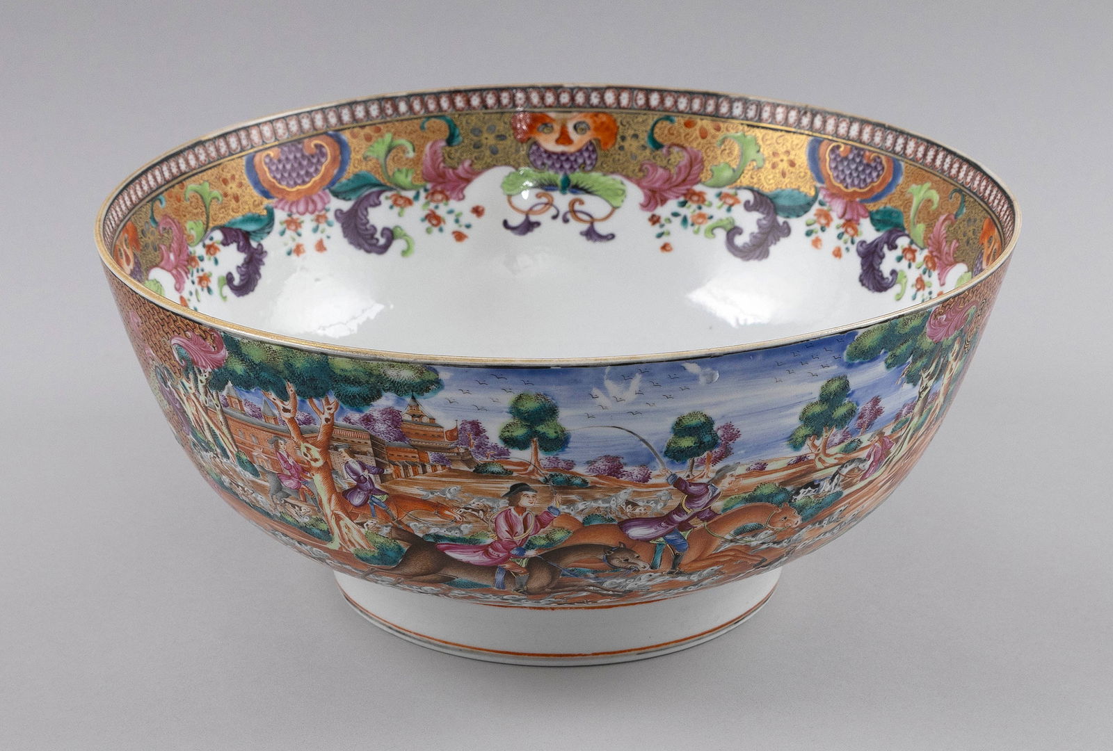 CHINESE EXPORT PORCELAIN BOWL WITH HUNTING SCENE Early 19th Century Height 5.25". Diameter 11.5". (1 of 6)