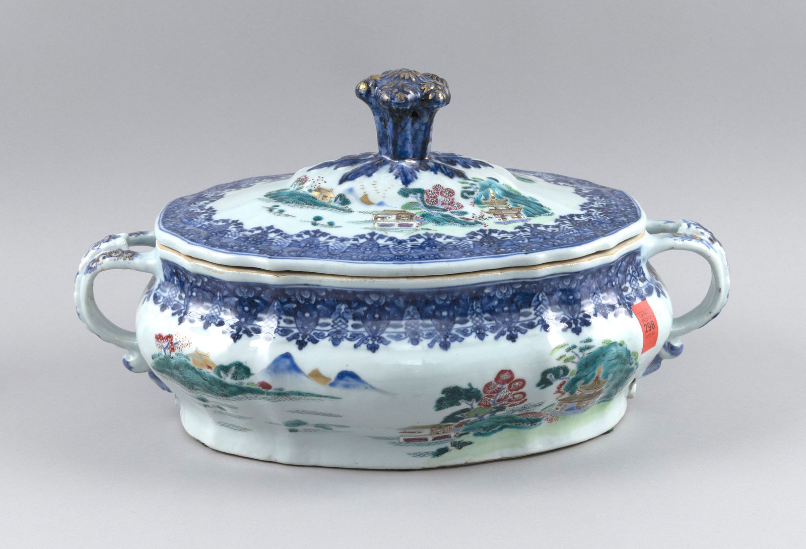 CHINESE EXPORT PORCELAIN SOUP TUREEN 18th Century Height 9.5". Length 16.5". (1 of 4)