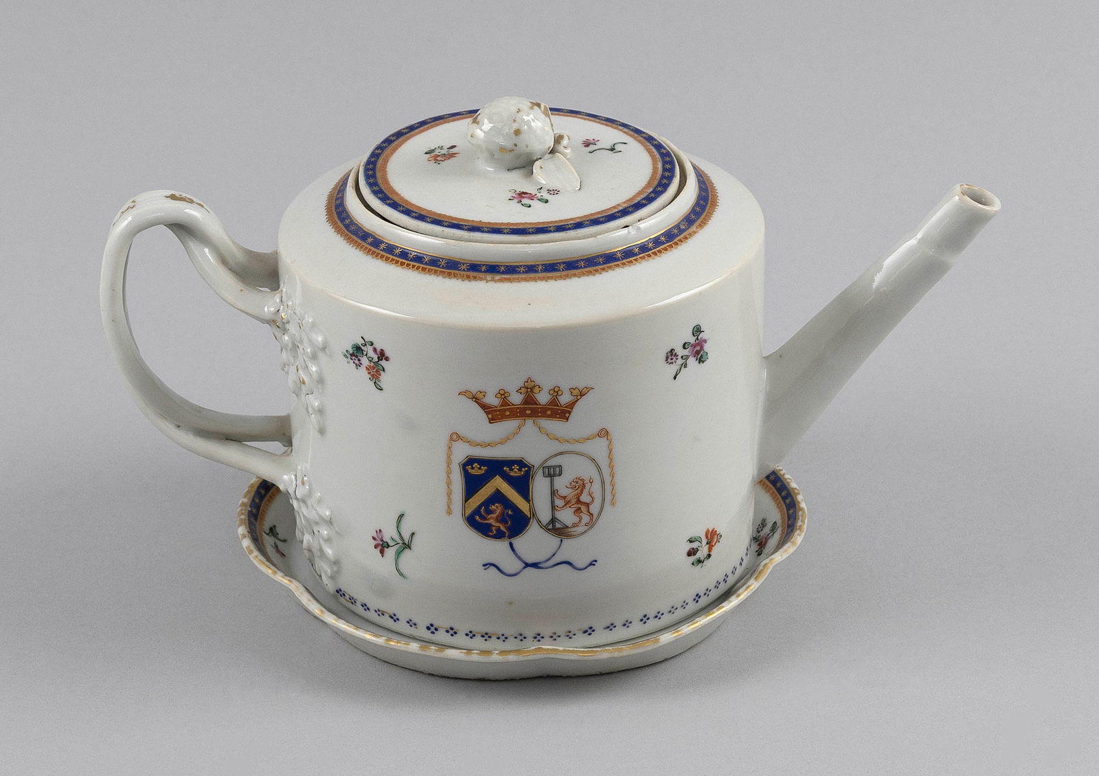 CHINESE EXPORT ARMORIAL TEAPOT ON STAND Late 18th/Early 19th Century Teapot height 6.25". Stand (1 of 1)